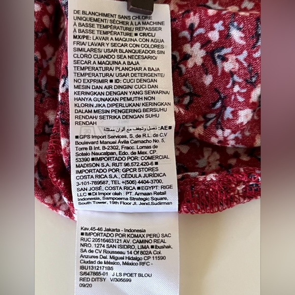 Old Navy Burgundy Floral Cotton/Rayon Button-Down Shirt with Gathered Sleeves - Picture 9 of 9